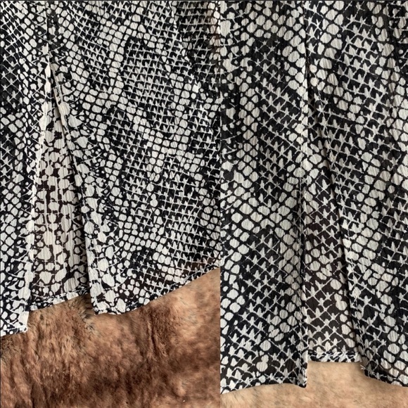 Theory Kimry Snake Print Tie Front Blouse - Picture 7 of 9